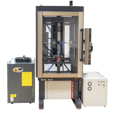 Machine d'essai de fatigue électromécanique avec système de chauffage par induction et système de refroidissement pour la réalisation de test TMF